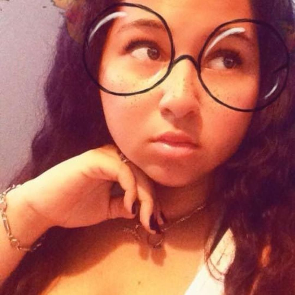 Meet your Posher, Kayla